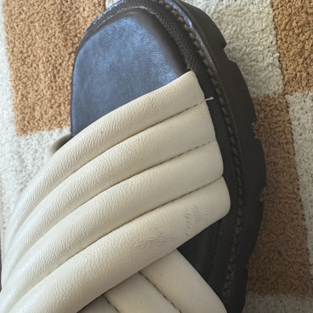 Tory Burch Lug Sole Heeled Sandals Quilted Leather Crisscross size 8 - Picture 6 of 11